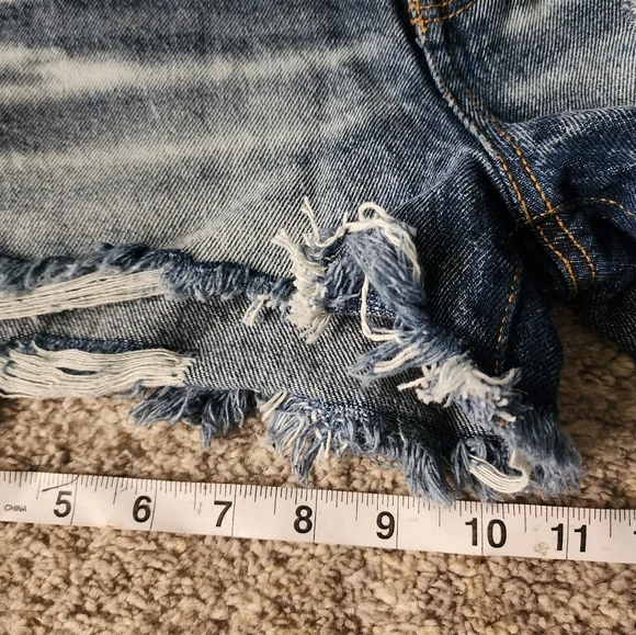 No Boundaries Dark Wash Destructed Mom Shorts - Size 3 High Rise - Blue Denim - Picture 9 of 10